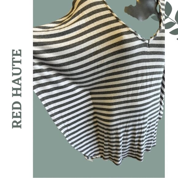 🛍️3/$40 Red Haute Stripe Grey White Knit Top Batwing Sleeves V Neck Size Medium - Picture 4 of 5